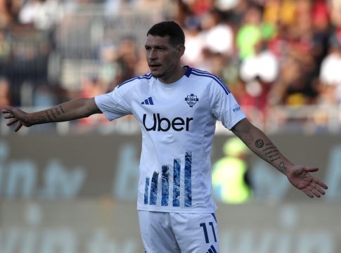 Κάλιαρι – Κόμο 1-1: Πρώτος βαθμός για την ομάδα του Φάμπρεγκας