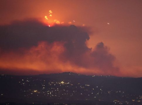 Λίβανος: Προληπτική επίθεση του Ισραήλ – Η Χεζμπολάχ απάντησε με 320 ρουκέτες και drones