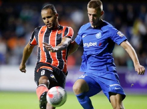 O Eλ Αραμπί διατήρησε τις ελπίδες του ΑΠΟΕΛ (2-1, vids)