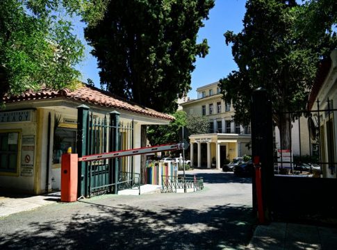 Εθνικό Σύστημα Υγείας ο μεγάλος «ασθενής» – Τι απαντά στις καταγγελίες το μαιευτήριο «Έλενα»