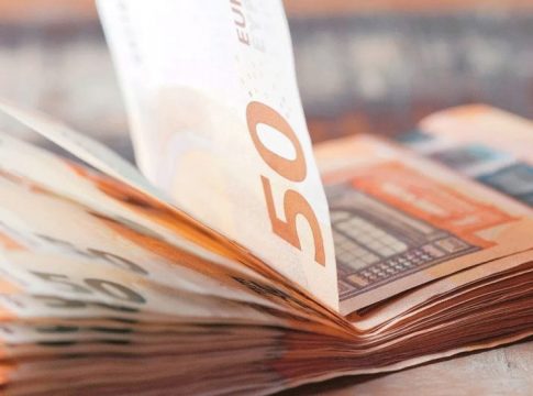 Ηλεκτροσόκ στα κοινωνικά επιδόματα