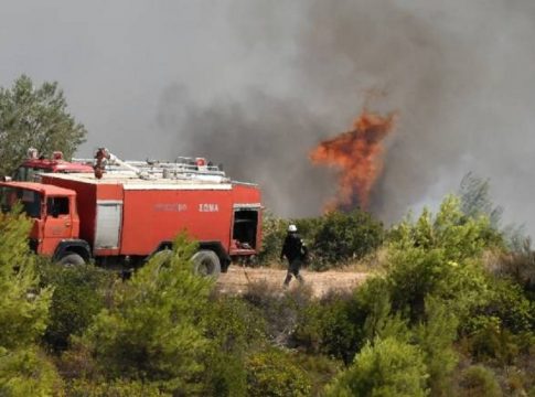 Πολύ υψηλός κίνδυνος φωτιάς την Κυριακή στην Αττική – Συναγερμός και σε άλλες πέντε περιφέρειες