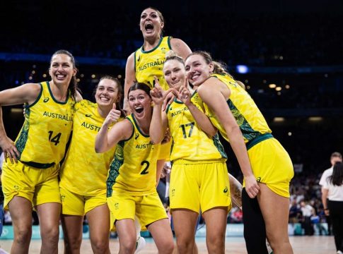 Νίκησε τη Γαλλία η Αυστραλία και προκρίθηκε ως δεύτερη (79-72)