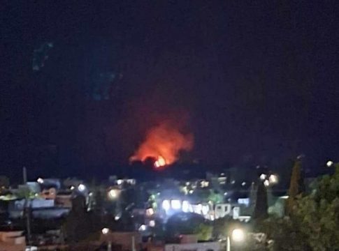 Φωτιά στη Ρόδο – Καίει σε δασική έκταση στον Αρχάγγελο