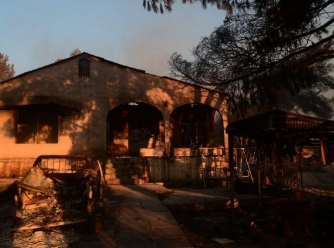 Φωτιά στην Αττική: Χάθηκε το μέτρο από την κυβέρνηση και ακόμα είναι νωρίς…