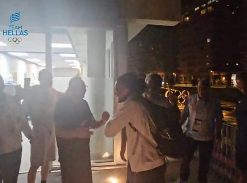 Χαμός στο Ολυμπιακό Χωριό για τον δακρυσμένο Καραλή: «Πρώτη φορά κλαίω από χαρά» (vids)