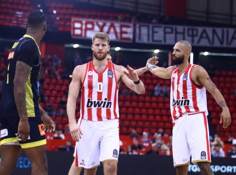 Ολυμπιακός – Άρης 102-72: Την πλήρωσαν οι «Κιτρινόμαυροι»: Η πρώτη 100άρα στο ΣΕΦ από τους Ερυθρόλευκους