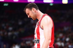 &Phi;ά&kappa;&epsilon;&lambda;&omicron;&sigmaf; &Mu;&iota;&lambda;&omicron;&upsilon;&tau;ί&nu;&omicron;&phi;: &Sigma;&tau;&omicron;&nu; &alpha;&sigma;&tau;&epsilon;&rho;&iota;&sigma;&mu;ό &tau;&eta;&sigmaf;&hellip; &gamma;&kappa;&alpha;&nu;&tau;&epsilon;&mu;&iota;ά&sigmaf; (vids)