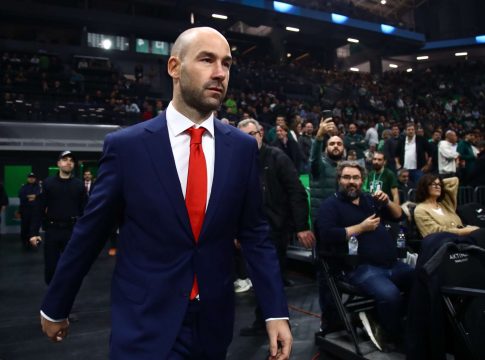 Αποδοκίμασαν τον προπονητή της Εθνικής ομάδας, Βασίλη Σπανούλη, οι οπαδοί του Παναθηναϊκού! (pics+vid)