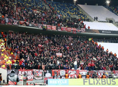 Φανταστική ατμόσφαιρα από τους 5.000 οπαδούς του Ολυμπιακού (vid)