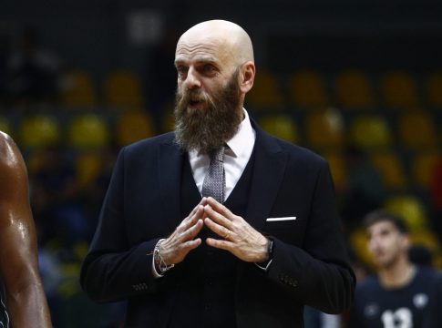Καντσελιέρι για την κατάρρευση του ΠΑΟΚ στο τέλος: «Σταματήσαμε να παίζουμε άμυνα, ενώ δεν είχαμε και καθαρό μυαλό στην επίθεση» (vid)