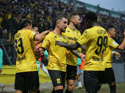 Άρης – Λεβαδειακός 3-1: Συνεχίζει μπροστΑρης με Μόντσου και Μορόν