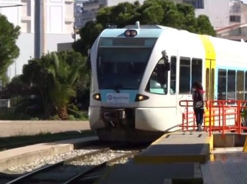 Κομισιόν: Κίτρινη κάρτα στην Ελλάδα για τους σιδηρόδρομους και τα διόδια