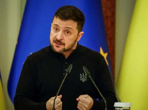 Ζελένσκι: Ζητάει εγγυήσεις ασφαλείας από την ΕΕ για να διαπραγματευθεί το τέλος του πολέμου