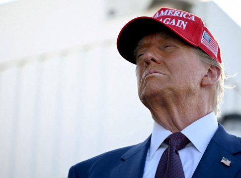 ΗΠΑ: Τραμπ όπως Μελόνι – Η μεταβατική ομάδα βολιδοσκοπεί την απέλαση μεταναστών σε τρίτες χώρες