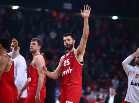 Η αποθέωση στον Καμπούρη το τελετουργικό με τον Ράιτ και οι ωραίες εικόνες με τα παιδιά στο ΣΕΦ (vid)