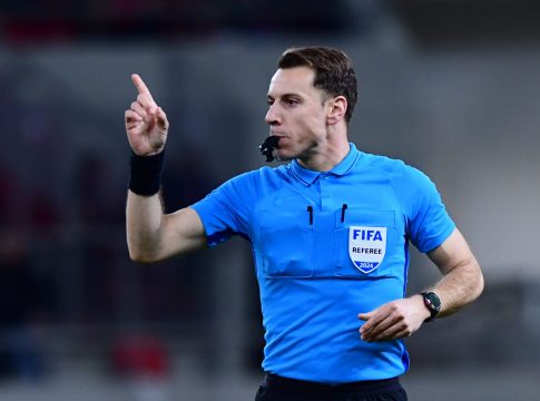 To 4-4-3 με τις αποβολές των άλλων, η ξεχωριστή περίπτωση του Βεργέτη και το συμπέρασμα του Λανουά για τον Ολυμπιακό που μένει στα λόγια