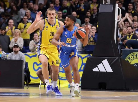 Τέλος στις φήμες από τη Μακάμπι: «Ο Ντε Τζούλιους είναι παίκτης μας και τον εκτιμούμε πολύ»