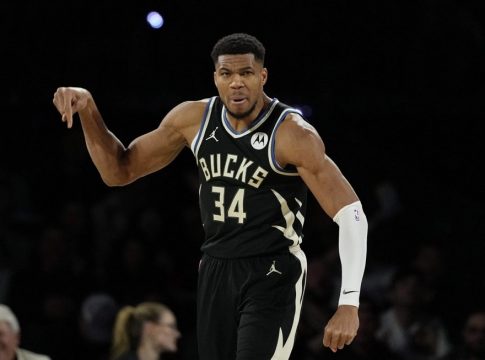 Επιστρέφει στην δράση μετά από τέσσερα παιχνίδια ο Αντετοκούνμπο (pic)