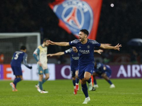 Ένας θρίαμβος κι ένα (αδιανόητο) σοκ