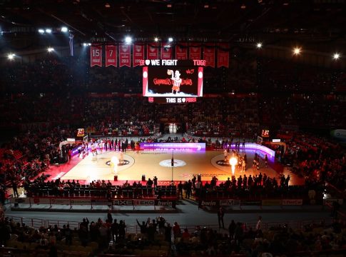 Ο Ολυμπιακός αποθέωσε τον κόσμο του και θέλει γεμάτο ΣΕΦ και με την Καρδίτσα: «Δεν υπάρχουν περιθώρια χαλάρωσης»