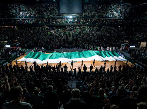 Ανακοίνωσε sold out η Ζαλγκίρις για το ματς με τον Ολυμπιακό