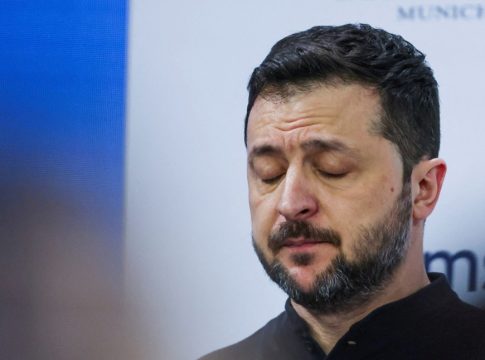 Το ουκρανικό κοινοβούλιο δεν έδωσε ψήφο υποστήριξης στον Ζελένσκι – Πισώπλατη μαχαιριά και από το κόμμα του