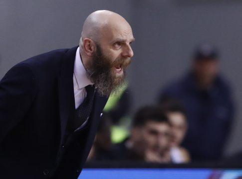 Καντσελιέρι: «Οι παίκτες θα πάρουν άδεια έξι ημερών, εγώ θα μείνω σπίτι για να προετοιμάσω την ομάδα»