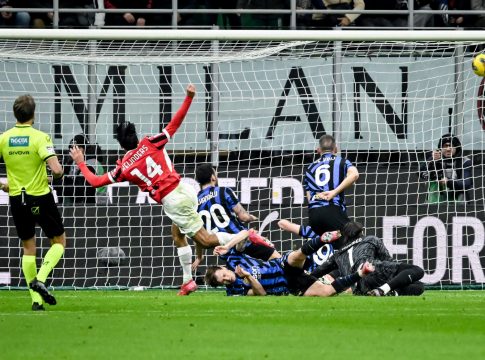Μίλαν – Ίντερ 1-1: Ο Ντε Φράι γλίτωσε τους «νερατζούρι»