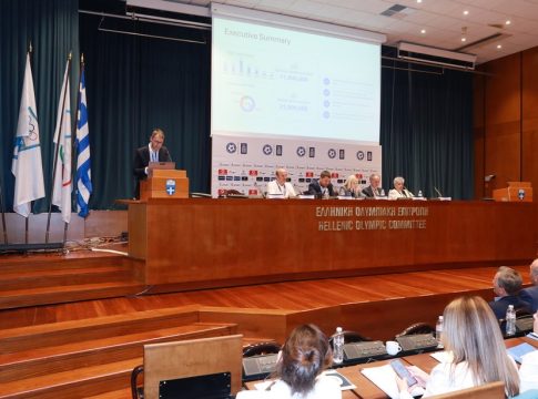 UEFA σε ΕΠΟ: «Φάρος για την Ελλάδα οι επιτυχίες Ολυμπιακού και Εθνικής»