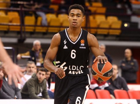 Στο νοσοκομείο ο Μαλεντόν