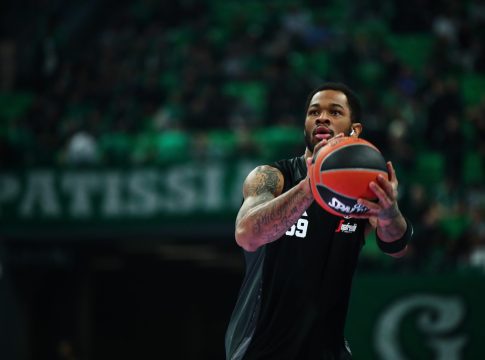 Το πρώτο μήνυμα του Τάκερ στον κόσμο της ΑΕΚ: «Είμαι ενθουσιασμένος, πάμε να διεκδικήσουμε το τρόπαιο» (vid)