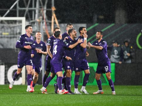 Λάθος του Βαγιαννίδη και 2-0 η Φιορεντίνα με τον Γκούνμουντσον (vids)