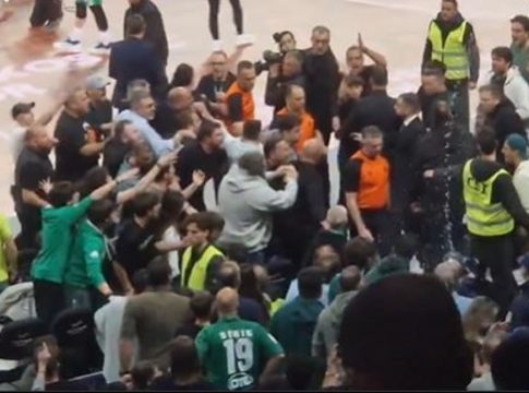 Ένταση στο ΟΑΚΑ, νερά και φραστική επίθεση στους διαιτητές (vid)