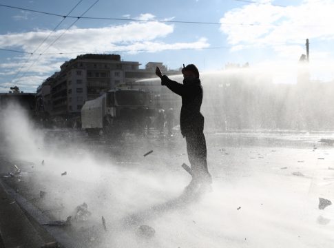 «Φωνή λαού, οργή θεού» – Τη Νέμεση την βλέπετε η Τίσις έρχεται…