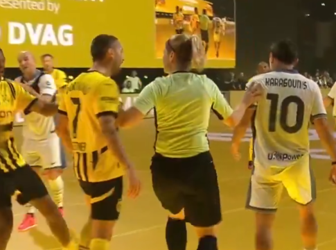 Καυγάς σε αγώνα futsal: Νεαρός ήθελε να πιαστεί στα χέρια με τον Καραγκούνη (vid)