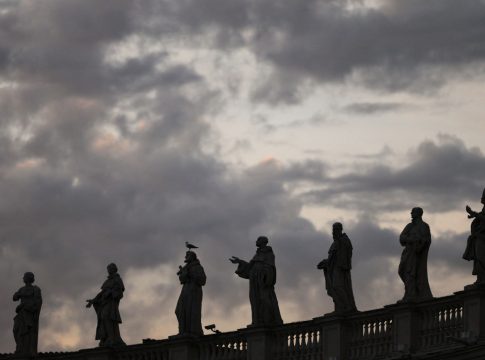 Πάπας Φραγκίσκος: Εγκεφαλικό η αιτία θανάτου του ποντίφικα – Ανακοίνωση από το Βατικανό