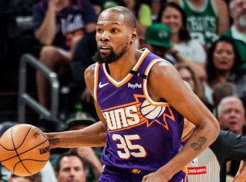 NBA: Ενδιαφέρον των Ρόκετς για Ντουράντ – Τι ρόλο θα παίξουν τα playoffs