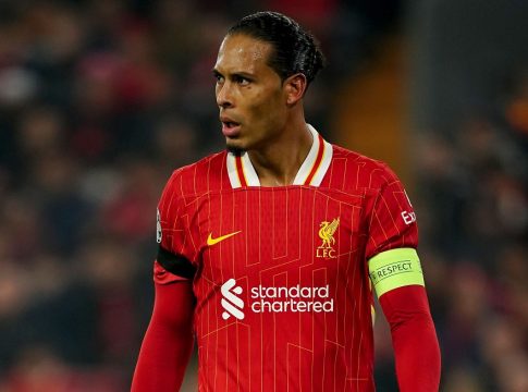 Ανανεώνει με την Λίβερπουλ και ο Φαν Ντάικ (pic)