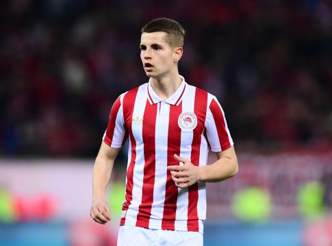 Από Μεγάλη Τετάρτη διαθέσιμη στο Shopflix η επετειακή φανέλα του Ολυμπιακού