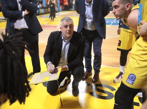 Βετούλας: «Ήμασταν κατώτεροι των περιστάσεων στα δυο αυτά παιχνίδια»