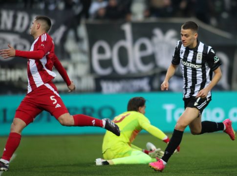 ΠΑΟΚ – Ολυμπιακός 2-1: Δικέφαλος για δεύτερη θέση, παράταση στη στέψη για τους Πειραιώτες