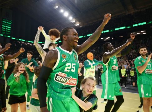 Η… ιδιαίτερη απάντηση του Κέντρικ Ναν: «Εσείς είστε έτοιμοι για τα επόμενα τρία χρόνια;»