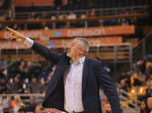 Βετούλας: «Συγχαρητήρια, πολύ ωραίο πρωτάθλημα, ας πω τα τετριμμένα για να μη τιμωρηθώ»