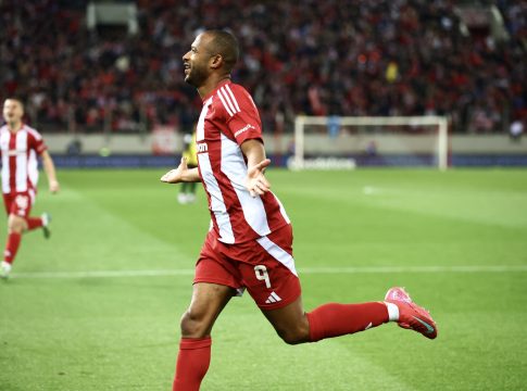 Συνεχίζει να γράφει ιστορία ο Ελ Κααμπί: Μπήκε στους κορυφαίους 30 σκόρερ του Ολυμπιακού (vid)