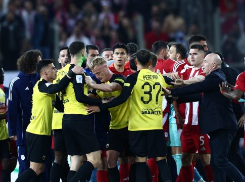 Ανακοινώθηκαν οι τιμωρίες: Μια αγωνιστική στον Αλμέιδα – Τρεις σε Μουκουντί, Μαρσιάλ, Πασχαλάκη και Κάρμο!