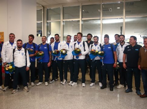 Επέστρεψε η Εθνική πόλο των Ανδρών μετά το ασημένιο μετάλλιο στο Παγκόσμιο Κύπελλο (pics)