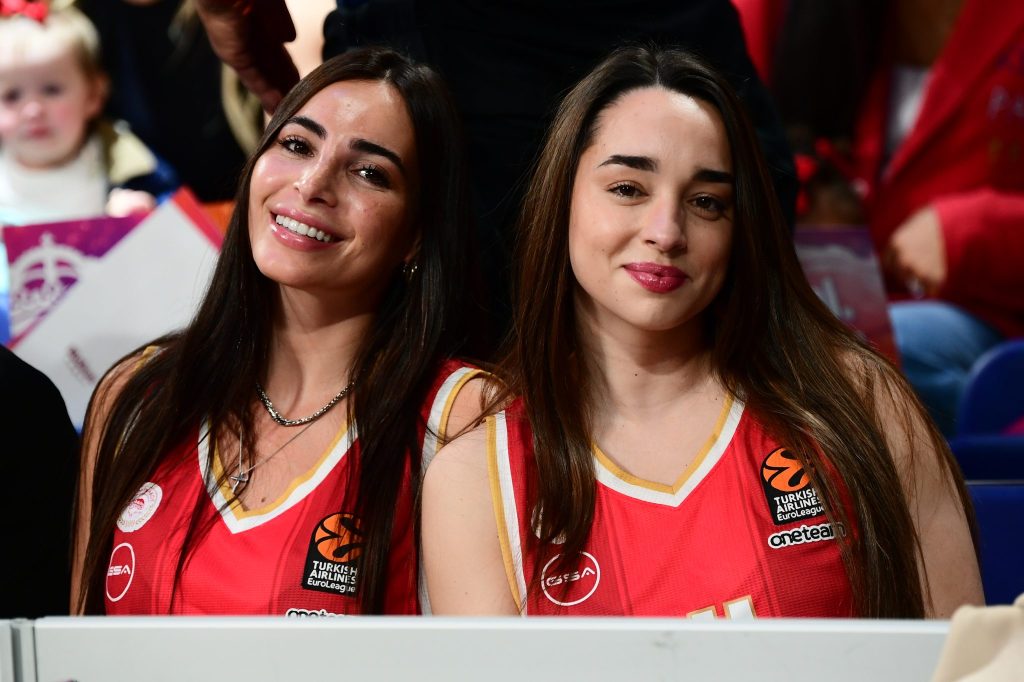 Δίπλα στον Σάσα Βεζένκοφ και τον Ολυμπιακό η Νικόλ Ελευθεριάδου