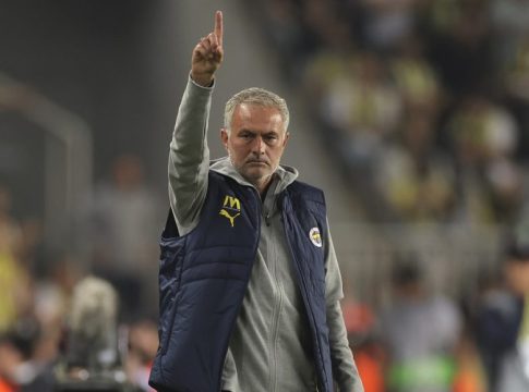 Επικό τρολάρισμα της Γαλατασαράι στον Μουρίνιο (vid)