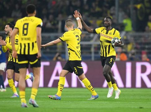 Ανοίγει το σκορ η Ντόρτμουντ με πέναλτι του Γκιρασί (vid)